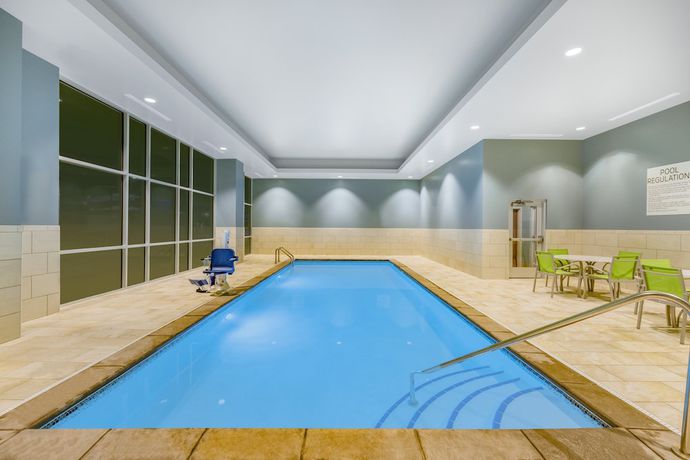 Imagen de la piscina del Hotel Holiday Inn Express And Suites Lincoln Downtown , An Ihg. Foto 20