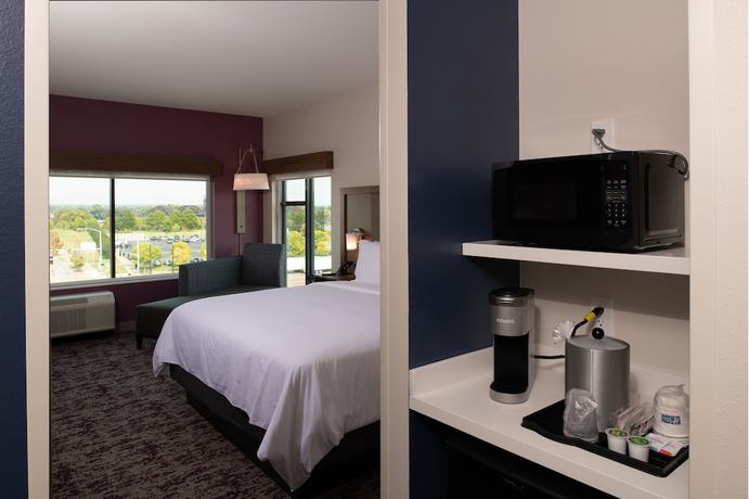 Imagen de la habitación del Hotel Holiday Inn Express And Suites Little Rock Downtown, An Ihg. Foto 11