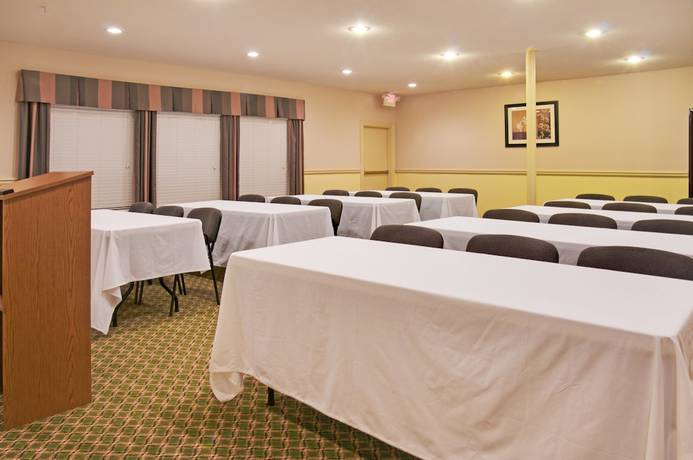 Imagen de los interiores del Hotel Holiday Inn Express And Suites Livingston, An Ihg. Foto 17