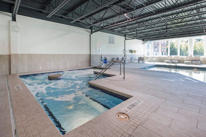 Imagen de la piscina del Hotel Holiday Inn Express And Suites Ludington, An Ihg. Foto 19