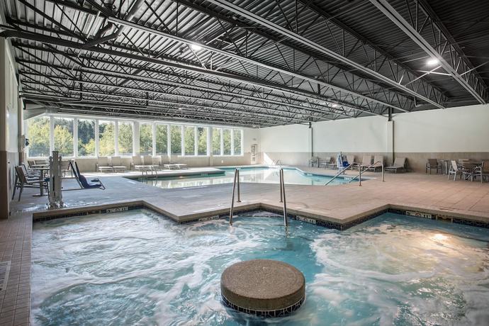 Imagen de la piscina del Hotel Holiday Inn Express And Suites Ludington, An Ihg. Foto 20