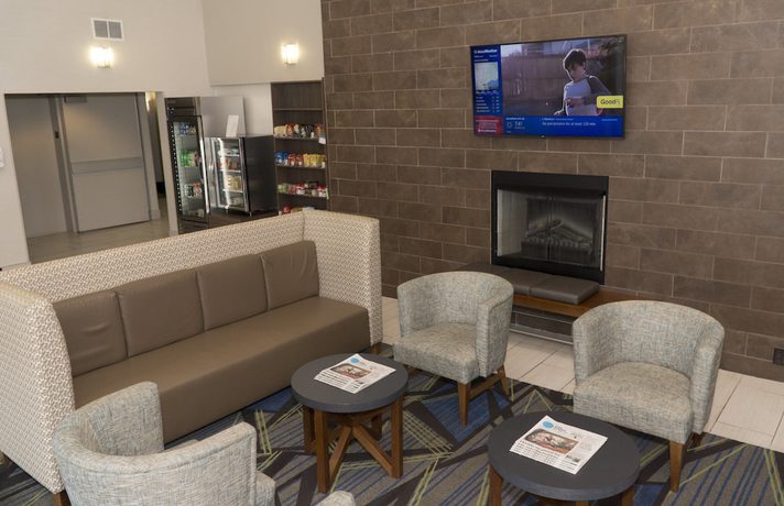 Imagen de los interiores del Hotel Holiday Inn Express And Suites Madison, An Ihg. Foto 17