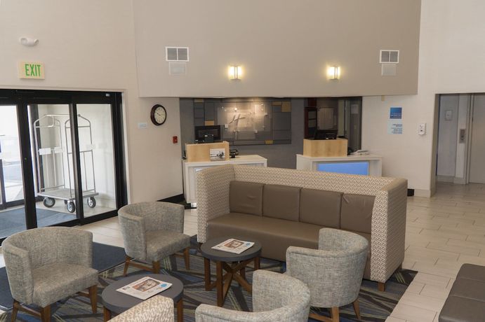 Imagen de los interiores del Hotel Holiday Inn Express And Suites Madison, An Ihg. Foto 20