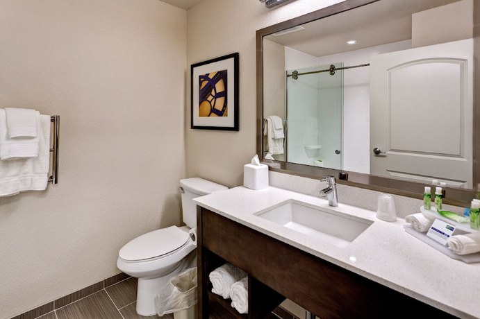 Imagen de la habitación del Hotel Holiday Inn Express And Suites Manhattan, An Ihg. Foto 8
