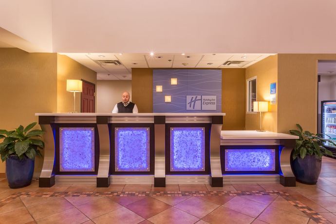 Imagen de los interiores del Hotel Holiday Inn Express And Suites Manteca, An Ihg. Foto 20