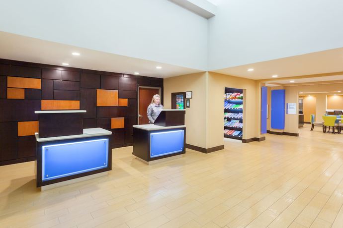 Imagen de los interiores del Hotel Holiday Inn Express And Suites Mebane, An Ihg. Foto 14