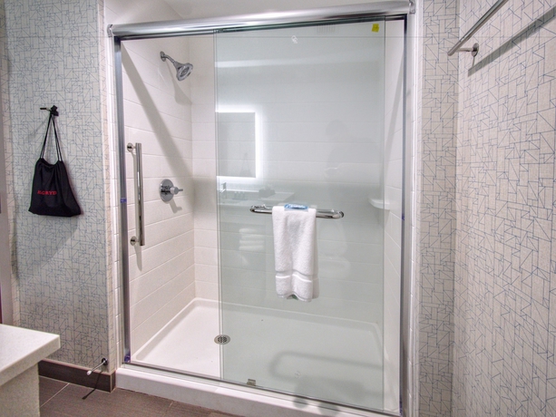 Imagen de la habitación del Hotel Holiday Inn Express And Suites Moore. Foto 4