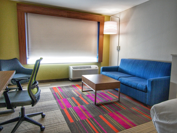 Imagen de los interiores del Hotel Holiday Inn Express And Suites Moore. Foto 12