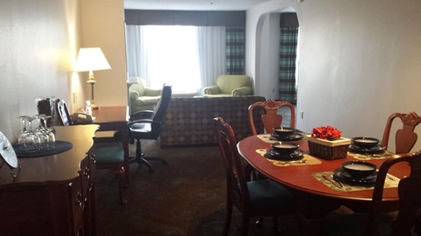Imagen de la habitación del Hotel Holiday Inn Express And Suites Morehead City. Foto 13