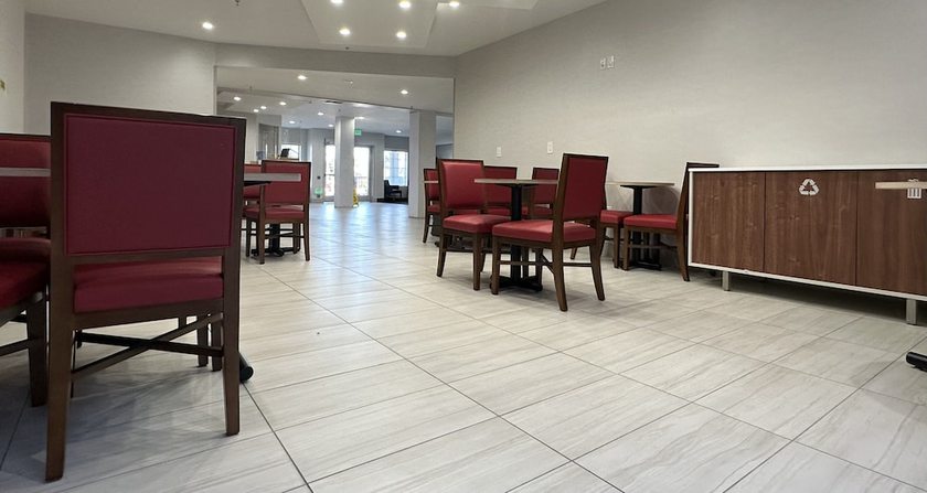 Imagen del bar/restaurante del Hotel Holiday Inn Express And Suites Mountain View Silicon Valley, An Ihg. Foto 9
