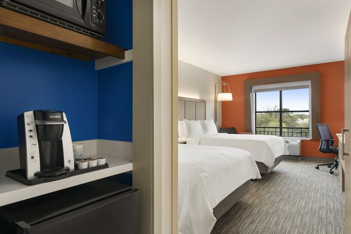 Imagen de la habitación del Hotel Holiday Inn Express And Suites Mt. Pleasant, An Ihg. Foto 3