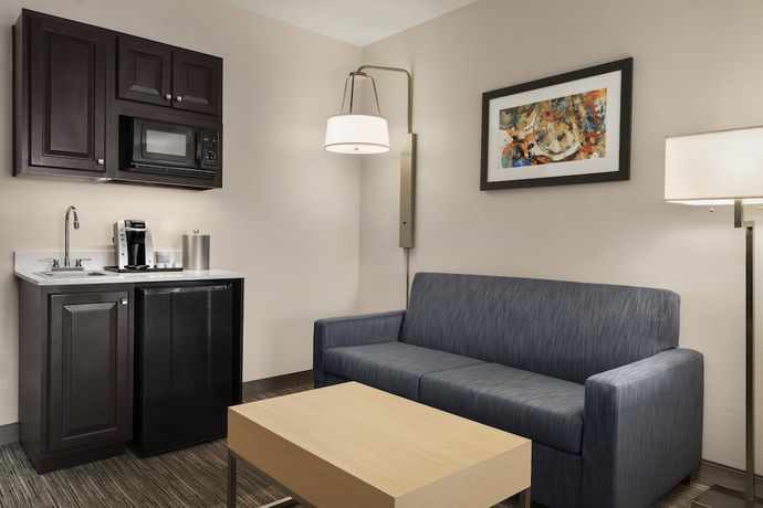 Imagen de la habitación del Hotel Holiday Inn Express And Suites Mt. Pleasant, An Ihg. Foto 4