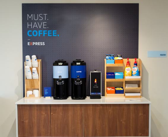 Imagen del bar/restaurante del Hotel Holiday Inn Express And Suites Muskogee, An Ihg. Foto 3