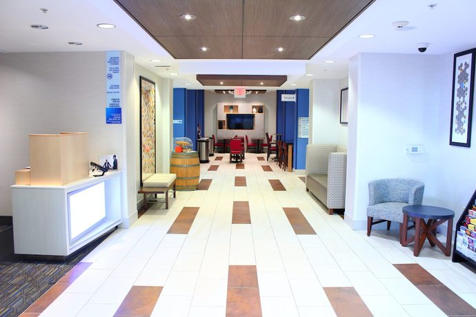 Imagen de los interiores del Hotel Holiday Inn Express And Suites Napa American Canyon, An Ihg. Foto 12