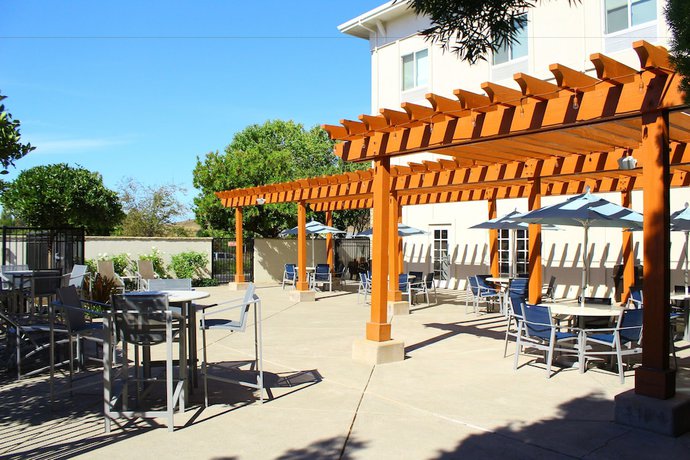 Imagen de la piscina del Hotel Holiday Inn Express And Suites Napa American Canyon, An Ihg. Foto 20