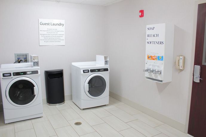 Imagen de los interiores del Hotel Holiday Inn Express And Suites Napa American Canyon, An Ihg. Foto 15