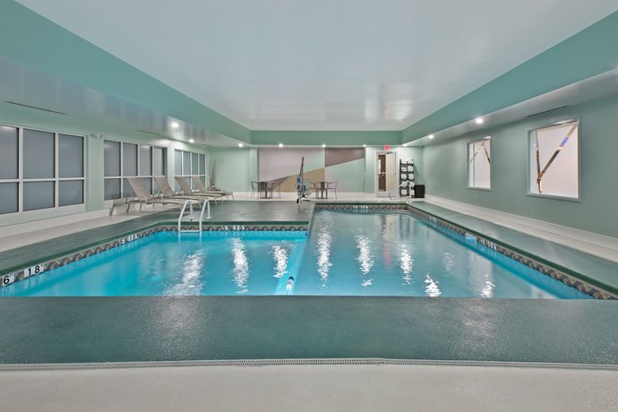 Imagen de la piscina del Hotel Holiday Inn Express And Suites New Cumberland, An Ihg. Foto 20