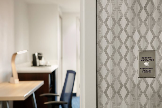 Imagen de la habitación del Hotel Holiday Inn Express And Suites Norfolk Airport, An Ihg. Foto 7