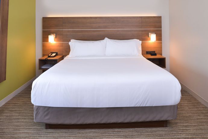 Imagen de la habitación del Hotel Holiday Inn Express And Suites Omaha - 120th And Maple, An Ihg. Foto 8