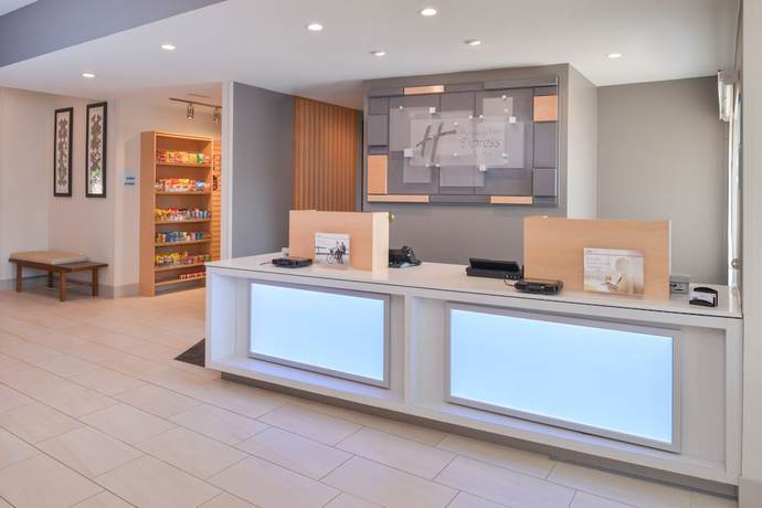 Imagen de los interiores del Hotel Holiday Inn Express And Suites Omaha - 120th And Maple, An Ihg. Foto 19