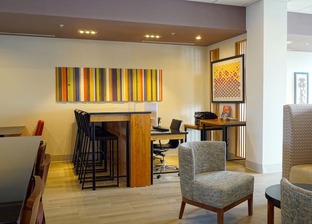 Imagen del bar/restaurante del Hotel Holiday Inn Express And Suites Omaha - Millard Area, An Ihg. Foto 3