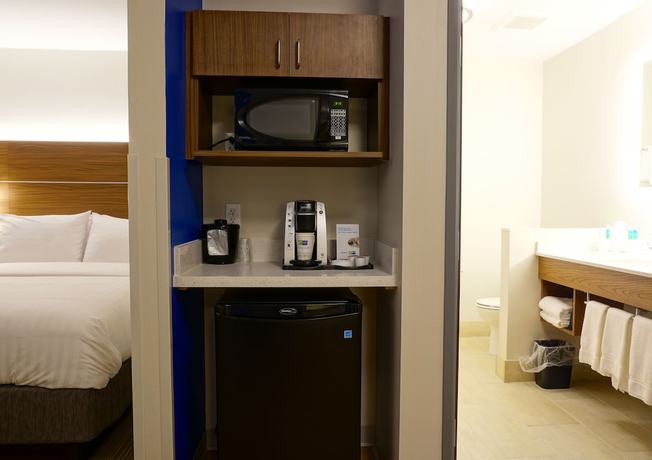 Imagen de la habitación del Hotel Holiday Inn Express And Suites Omaha - Millard Area, An Ihg. Foto 11