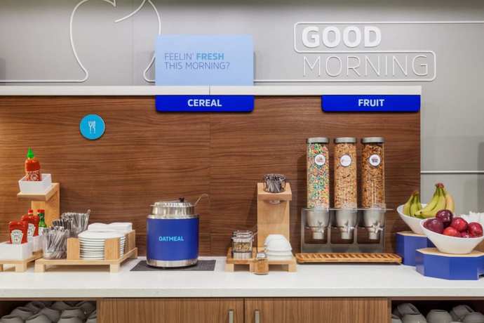 Imagen del bar/restaurante del Hotel Holiday Inn Express And Suites Ormond Beach North Daytona, An Ihg. Foto 6
