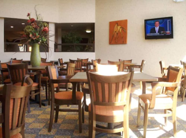 Imagen del bar/restaurante del Hotel Holiday Inn Express And Suites Oro Valley - Tucson North, an IHG. Foto 3