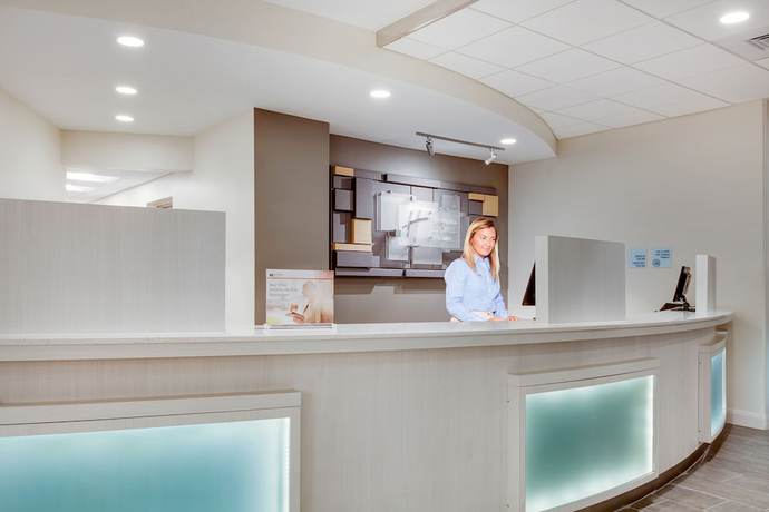 Imagen de los interiores del Hotel Holiday Inn Express And Suites Panama City Beach - Beachfront, An Ihg. Foto 17