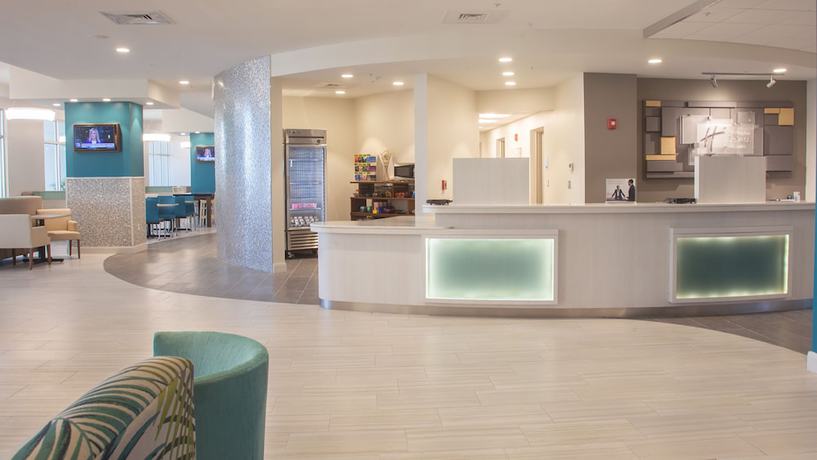 Imagen de los interiores del Hotel Holiday Inn Express And Suites Panama City Beach - Beachfront, An Ihg. Foto 18