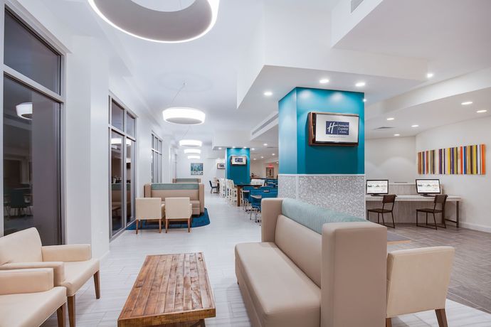 Imagen de los interiores del Hotel Holiday Inn Express And Suites Panama City Beach - Beachfront, An Ihg. Foto 19