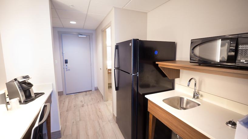 Imagen de la habitación del Hotel Holiday Inn Express And Suites Panama City Beach - Beachfront, An Ihg. Foto 10