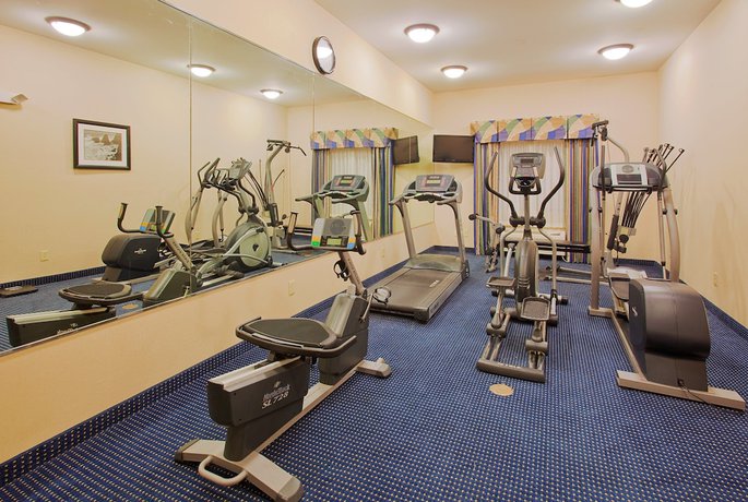 Imagen de los interiores del Hotel Holiday Inn Express And Suites Panama City-tyndall, An Ihg. Foto 18