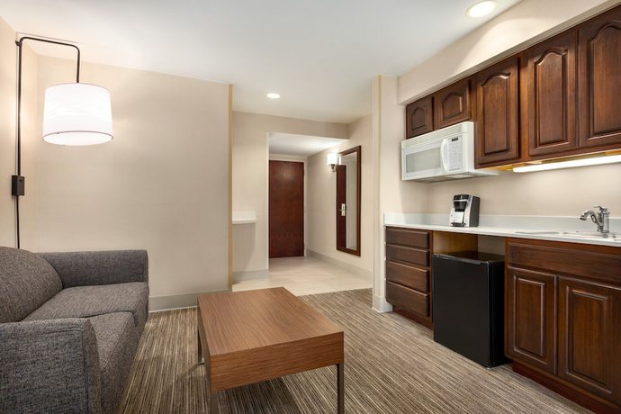 Imagen de la habitación del Hotel Holiday Inn Express And Suites Philadelphia - Mt. Laurel, An Ihg. Foto 10