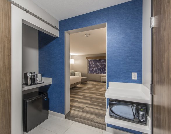 Imagen de la habitación del Hotel Holiday Inn Express And Suites Phoenix North - Happy Valley, An Ihg. Foto 6