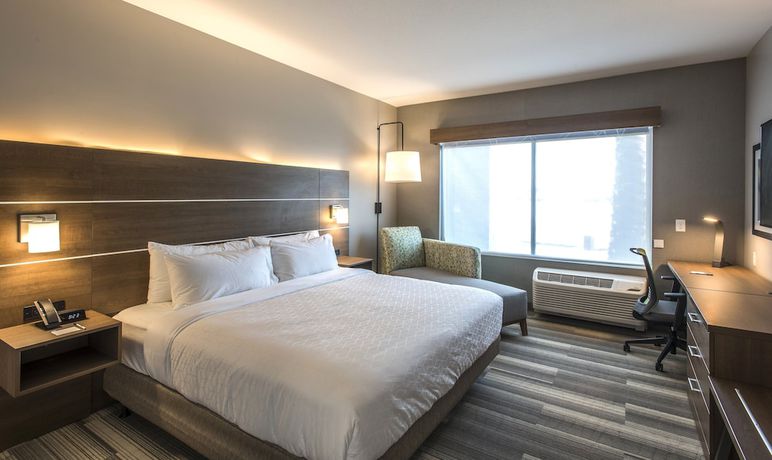 Imagen de la habitación del Hotel Holiday Inn Express And Suites Phoenix North - Happy Valley, An Ihg. Foto 10