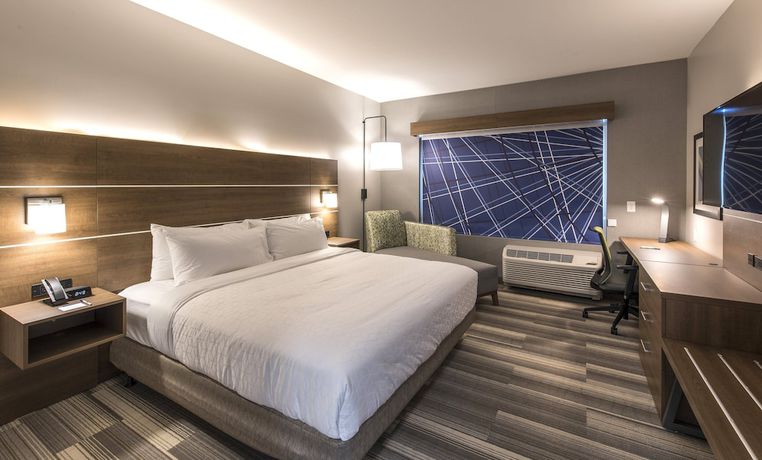Imagen de la habitación del Hotel Holiday Inn Express And Suites Phoenix North - Happy Valley, An Ihg. Foto 11