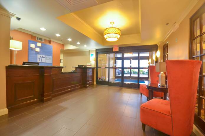 Imagen de los interiores del Hotel Holiday Inn Express And Suites Pine Bluff / Pines Mall, An Ihg. Foto 18