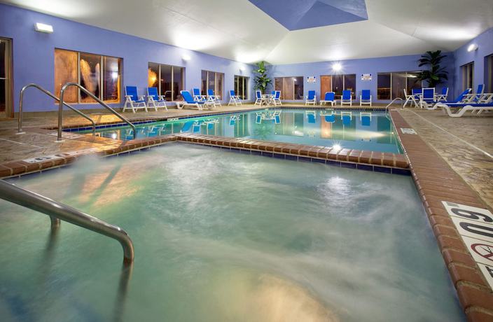 Imagen de la piscina del Hotel Holiday Inn Express And Suites Pleasant Prairie-kenosha, An Ihg. Foto 19