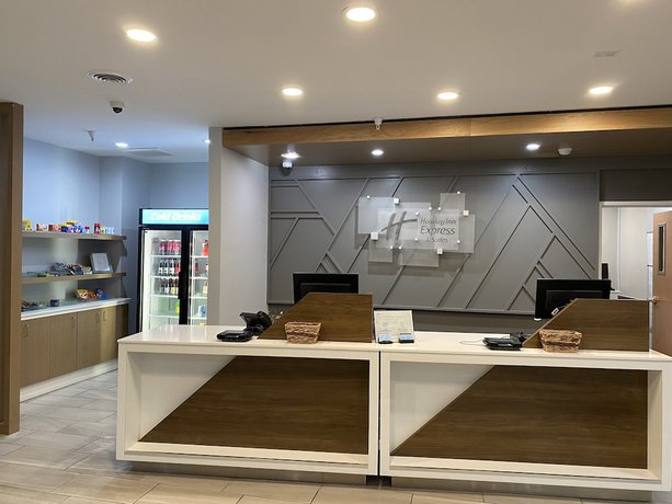 Imagen de los interiores del Hotel Holiday Inn Express And Suites Plymouth, An Ihg. Foto 18