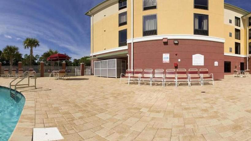 Imagen de la piscina del Hotel Holiday Inn Express And Suites Port Richey, An Ihg. Foto 18