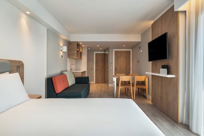 Imagen de la habitación del Hotel Holiday Inn Express And Suites Portimao by IHG. Foto 11