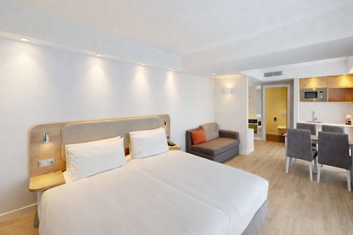 Imagen de la habitación del Hotel Holiday Inn Express And Suites Portimao by IHG. Foto 16