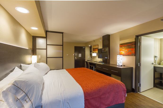 Imagen de la habitación del Hotel Holiday Inn Express And Suites San Antonio Medical-six Flags, An Ihg. Foto 6