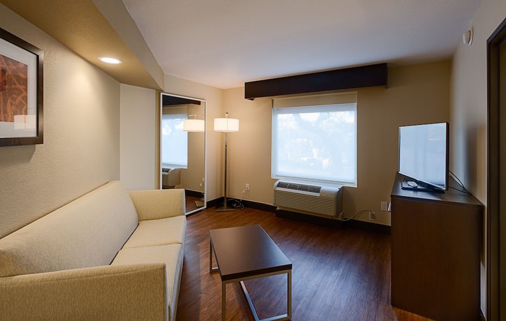 Imagen de la habitación del Hotel Holiday Inn Express And Suites San Antonio Medical-six Flags, An Ihg. Foto 11