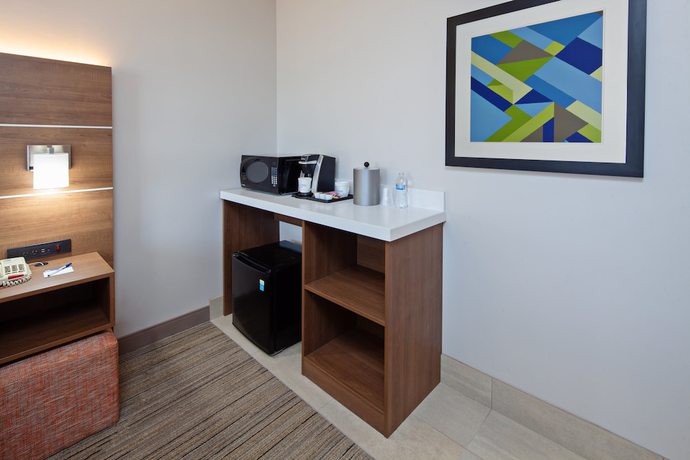 Imagen de la habitación del Hotel Holiday Inn Express And Suites San Diego-escondido, An Ihg. Foto 2