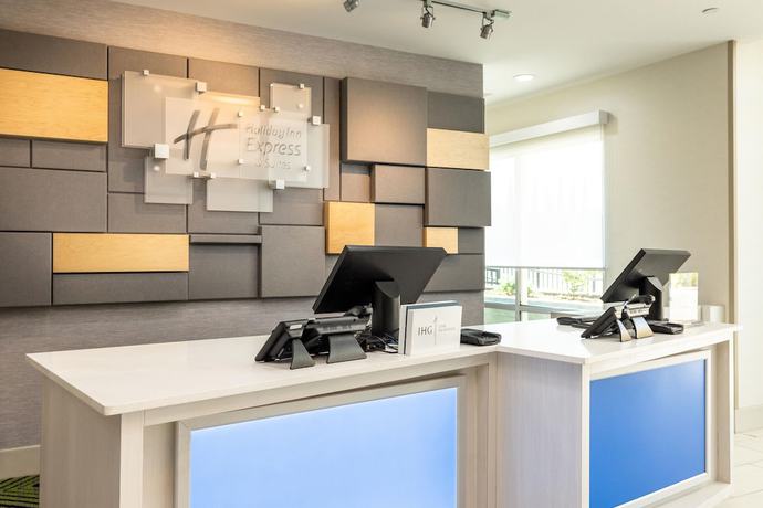 Imagen de los interiores del Hotel Holiday Inn Express And Suites San Jose Silicon Valley. Foto 13