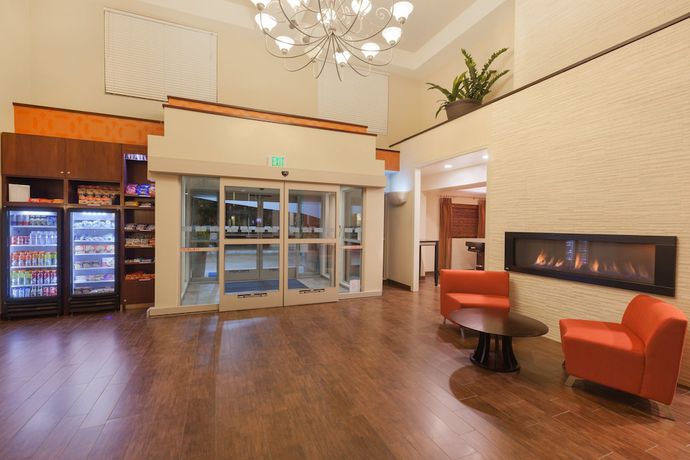 Imagen de los interiores del Hotel Holiday Inn Express And Suites San Jose-morgan Hill, An Ihg. Foto 19