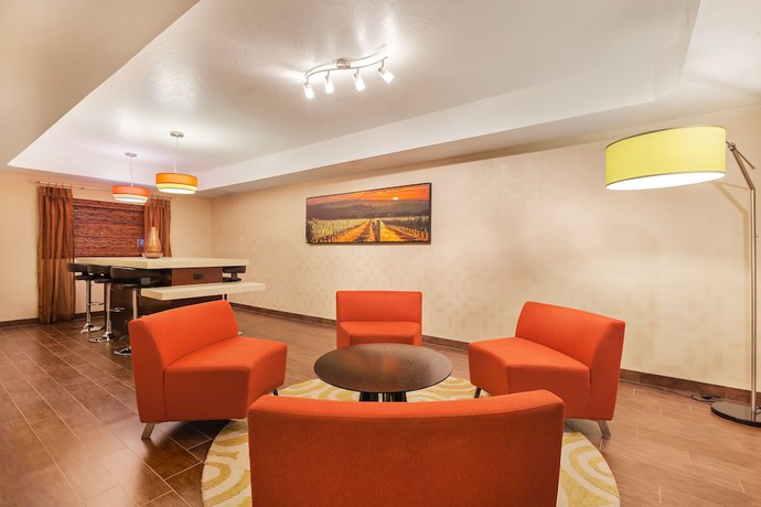 Imagen de los interiores del Hotel Holiday Inn Express And Suites San Jose-morgan Hill, An Ihg. Foto 20