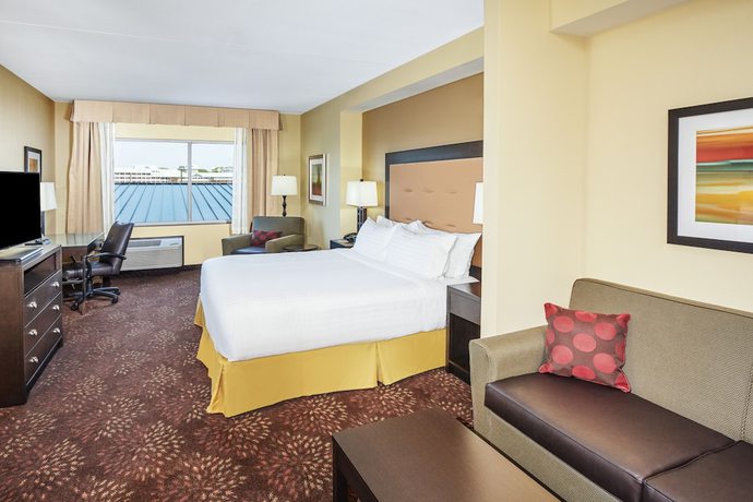 Imagen de la habitación del Hotel Holiday Inn Express And Suites Sandusky, An Ihg. Foto 6